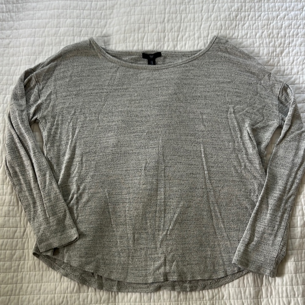 Gap medium long sleeve gray shirt